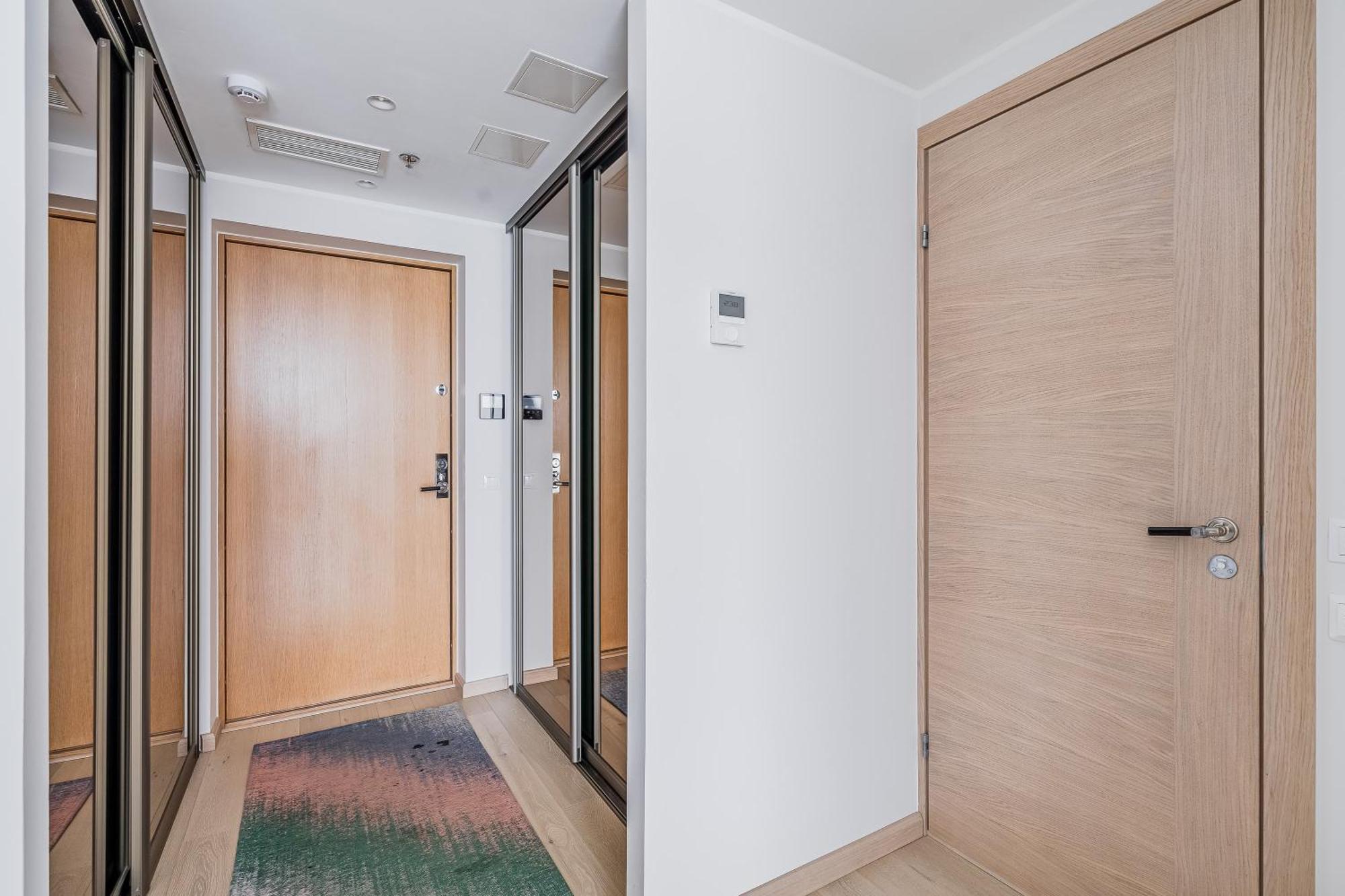 Revalia Fahle Airport Bus-Station Apartments With Best Views Ngoại thất bức ảnh